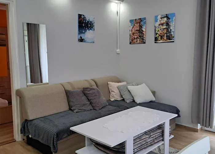 Jazmin アパート ザラカロシュ